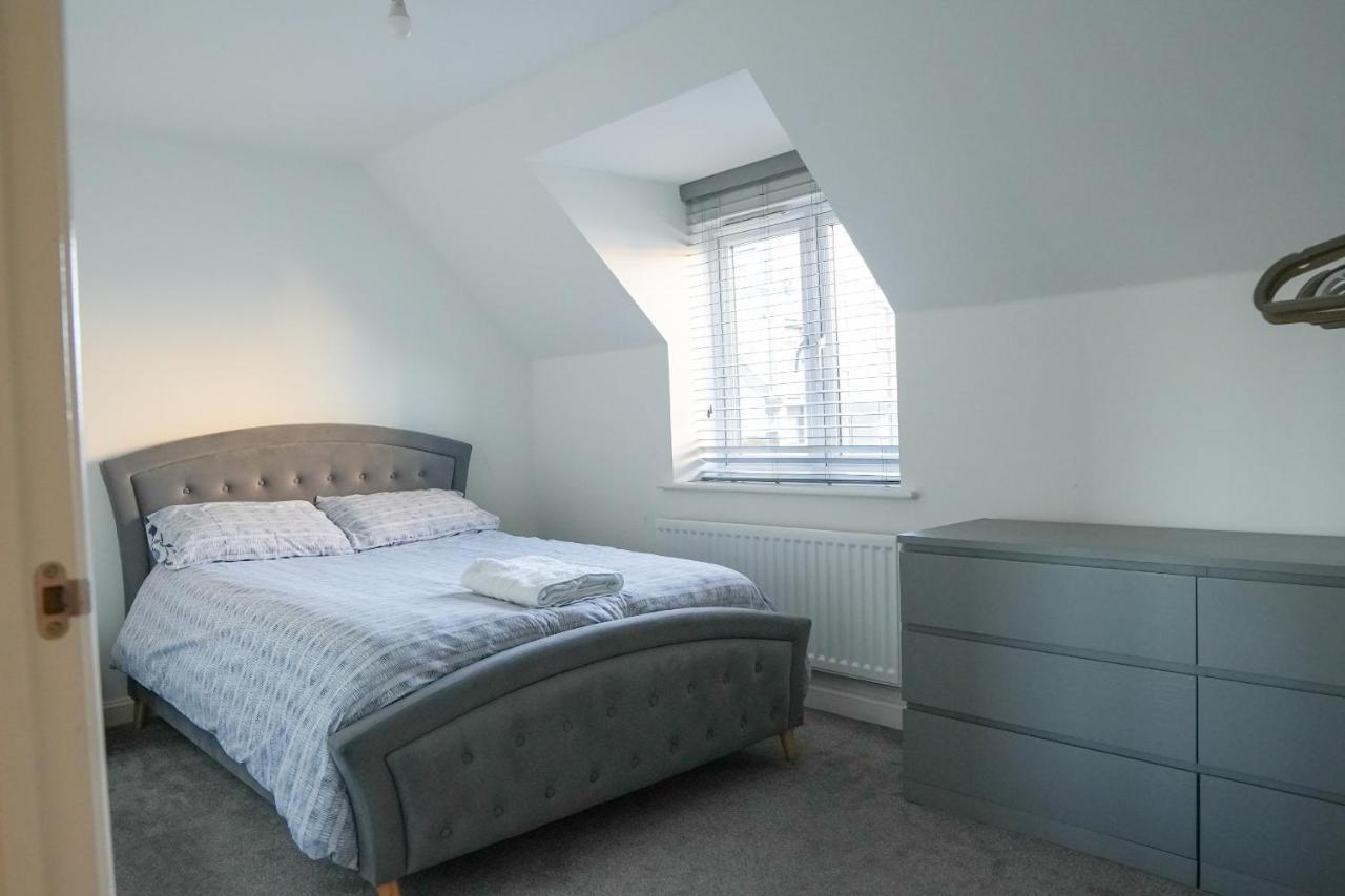 Stunning Two-Bedroom Apartment At A3Ree, Free Parking, Near Cribbs Causeway Mall Bristol Exteriör bild