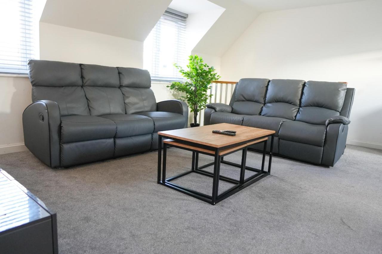 Stunning Two-Bedroom Apartment At A3Ree, Free Parking, Near Cribbs Causeway Mall Bristol Exteriör bild