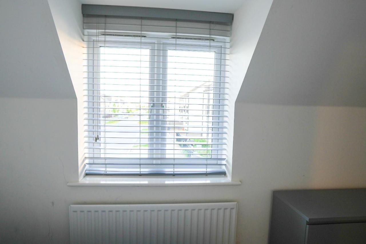 Stunning Two-Bedroom Apartment At A3Ree, Free Parking, Near Cribbs Causeway Mall Bristol Exteriör bild