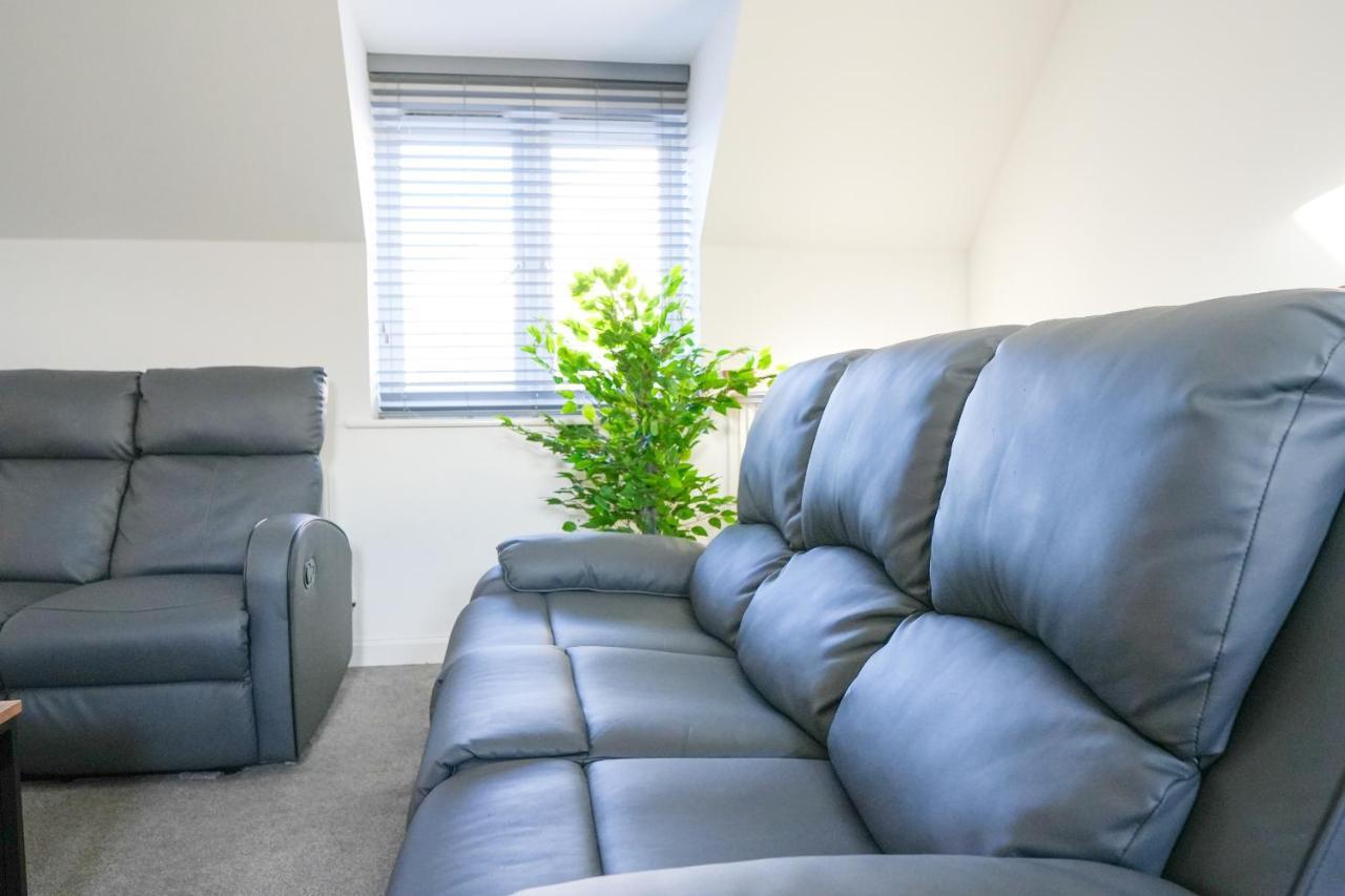 Stunning Two-Bedroom Apartment At A3Ree, Free Parking, Near Cribbs Causeway Mall Bristol Exteriör bild