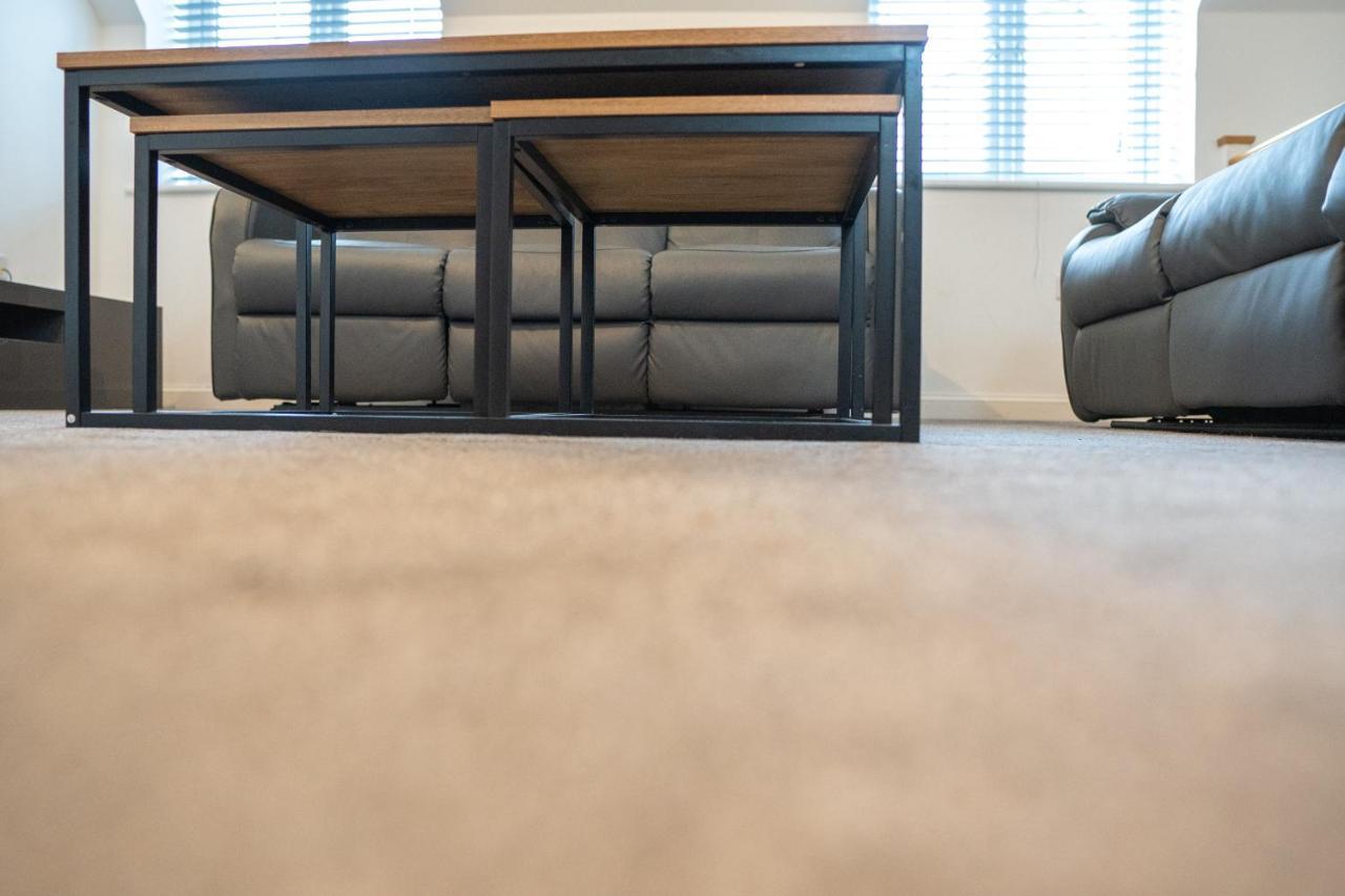 Stunning Two-Bedroom Apartment At A3Ree, Free Parking, Near Cribbs Causeway Mall Bristol Exteriör bild