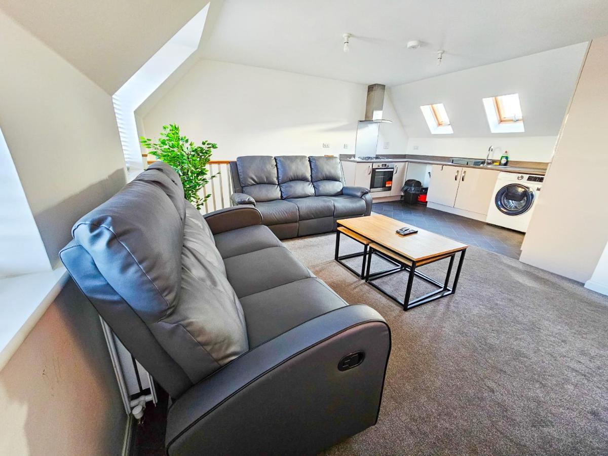 Stunning Two-Bedroom Apartment At A3Ree, Free Parking, Near Cribbs Causeway Mall Bristol Exteriör bild