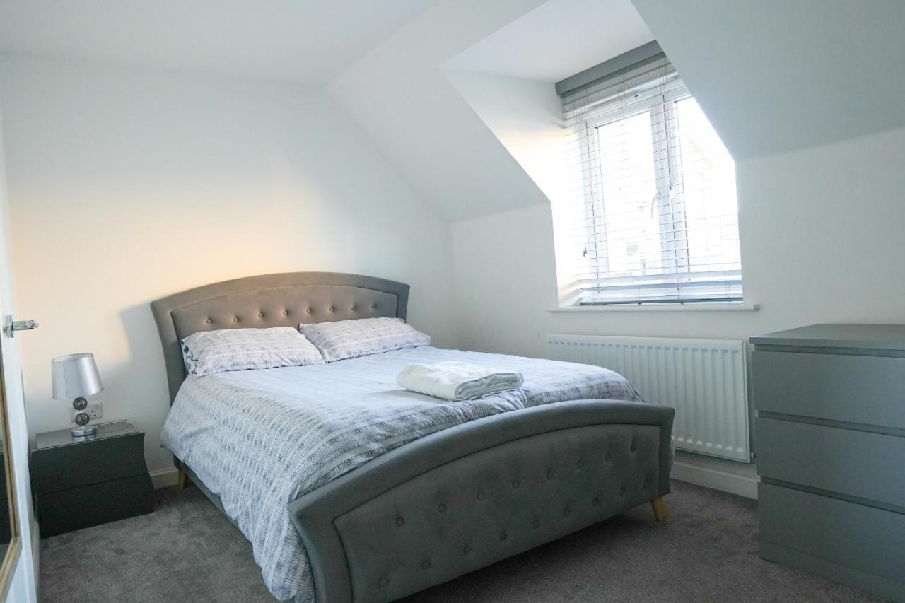 Stunning Two-Bedroom Apartment At A3Ree, Free Parking, Near Cribbs Causeway Mall Bristol Exteriör bild